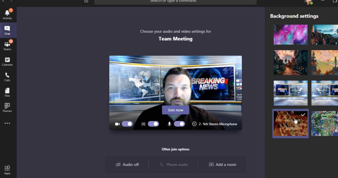 Meniul lateral din Microsoft Teams cu opțiunile de efecte de fundal și butonul de previzualizare