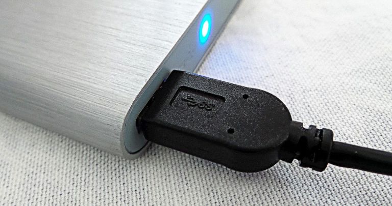 Copie de Rezervă Windows pe Hard Extern: Ghid Complet 2026