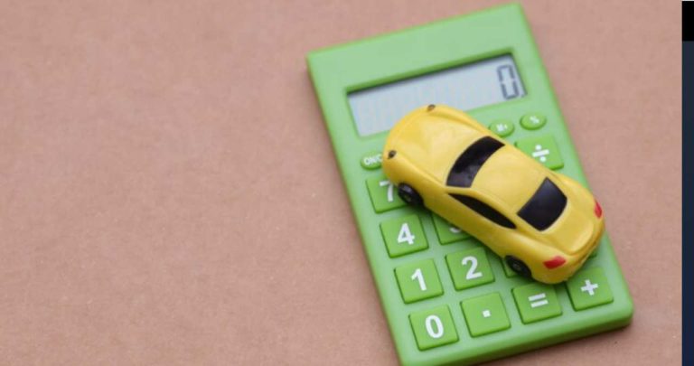 ecran de calculator cu un formular simplu pentru calcularea consumului de benzina al masinii