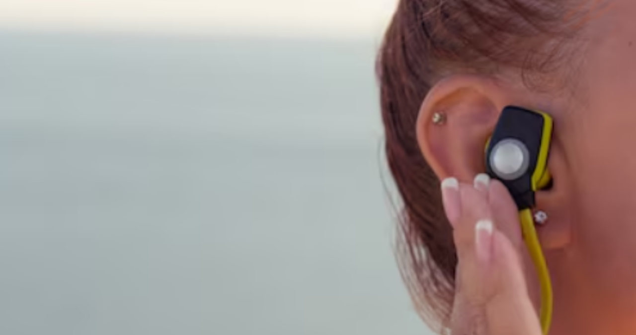 Meniul Setări Bluetooth și Dispozitive din Windows 11 evidențiind butonul Adăugare dispozitiv