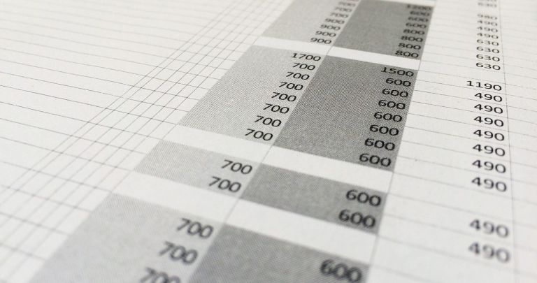 Cum descarci un tabel din Google Sheets în Excel (2026)