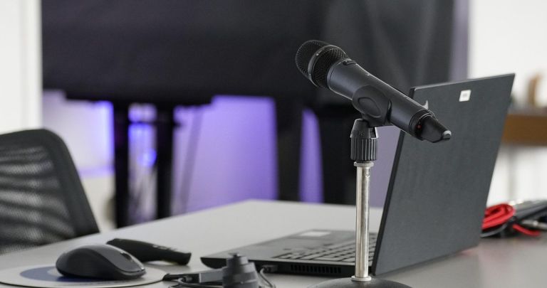 Cum înregistrezi voce pe Windows: Ghid Complet Aprilie 2026