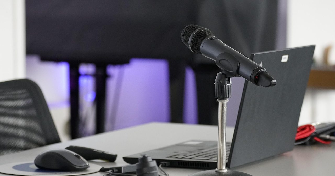 Cum înregistrezi voce pe Windows: Ghid Complet Aprilie 2026