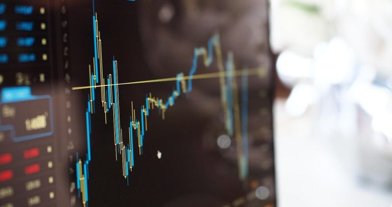 Cum inserezi Sparklines în Excel: Ghid Complet Aprilie 2026
