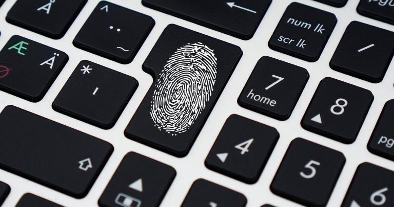 Cum pui parolă cu amprentă la WhatsApp în 2026: Ghid Simplu