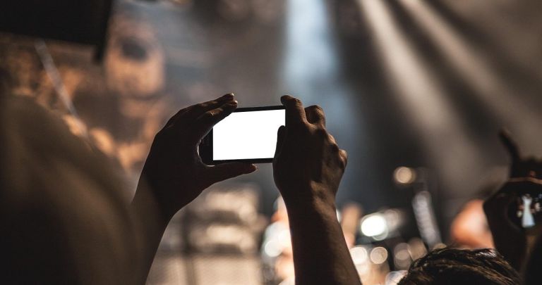 Cum Scanezi un Cod QR Fără Aplicații în Aprilie 2026