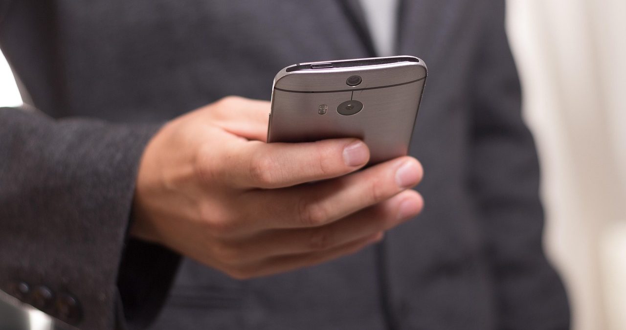 Cum transferi contactele de pe SIM pe telefon (Ghid 2026)
